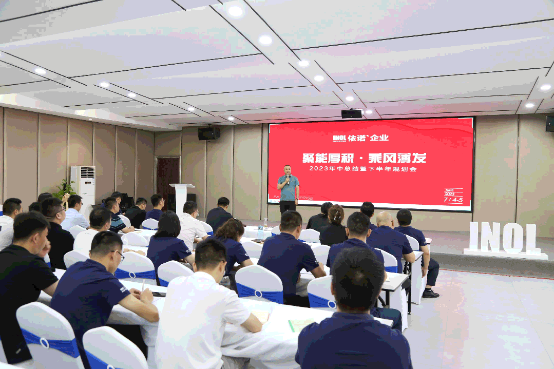 1688976157172239.gif 640.gif